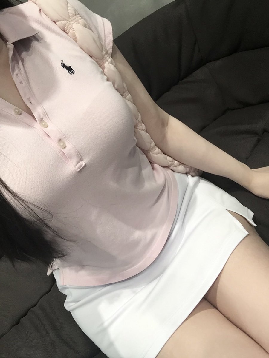 xxhani__'s tweet photo. ชอบเอากระโปรงกีฬาแบบนี้มาแมทช์มากก ใส่บ่อยสุด ใส่กับเสื้อละลุคดูเรียบๆแต่มีอะไรขึ้นมากว่ากระโปรงธรรมดานิสนึง ฟีลสาวเทนนิส🩷 https://t.co/rxJTqjyMp7