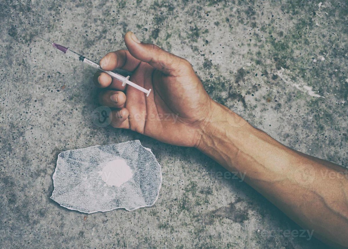 🔴 SANIDAD ENSEÑA A LOS JÓVENES CÓMO DROGARSE 

Hoy os comparto esta alarmante información, el Ministerio de Sanidad <a href="/SaludPublicaEs/">Salud Pública</a> enseña públicamente a través de su web las mejores formas de drogarse.

¡¡En lugar de evitar el narcotráfico y perseguir a las mafias que venden