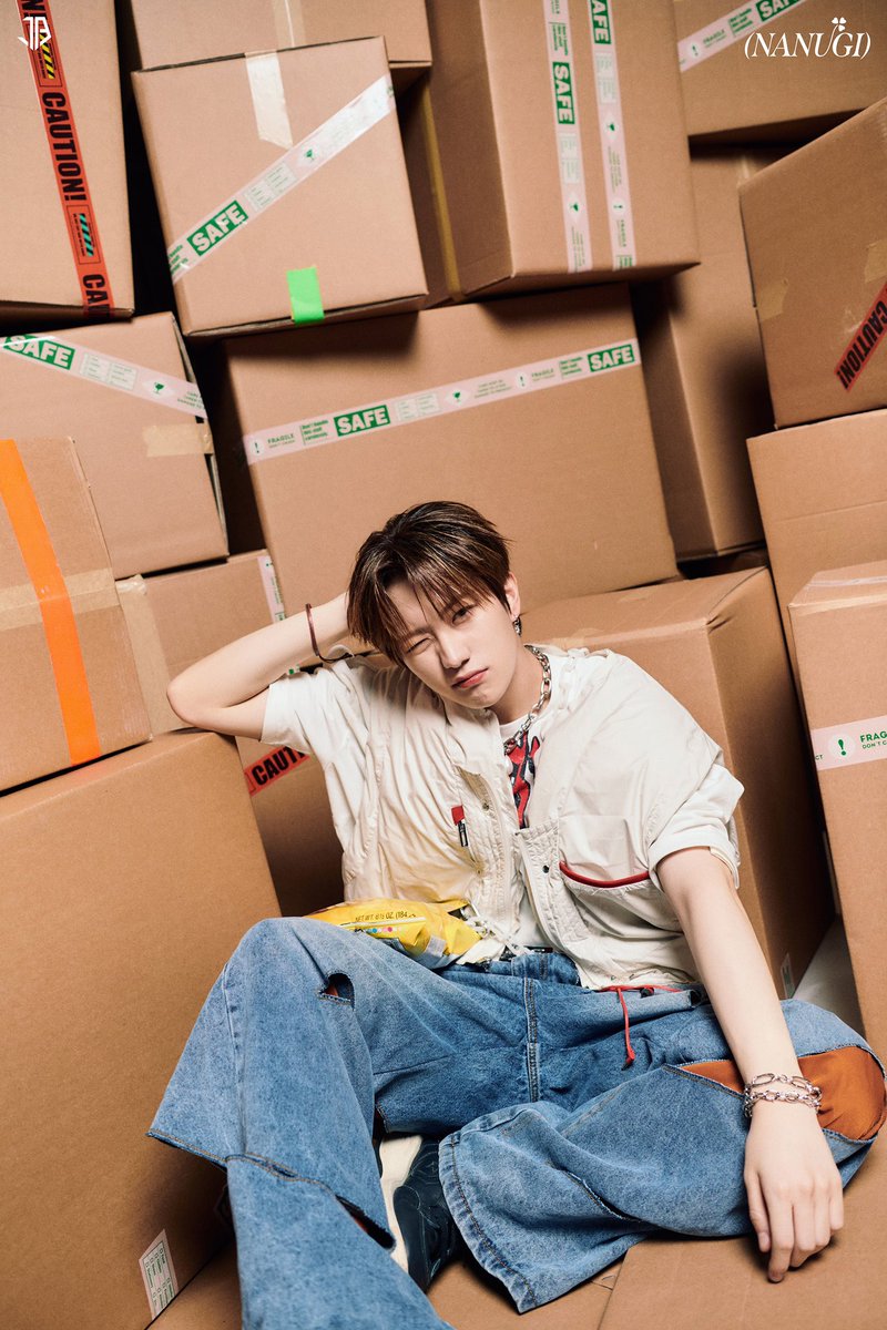 JUST B 4th MINI ALBUM ÷ (NANUGI)
OFFICIAL PHOTO #1 #JM #추지민

#JUSTB #저스트비
#NANUGI #나누기 #2023_10_09_6pm