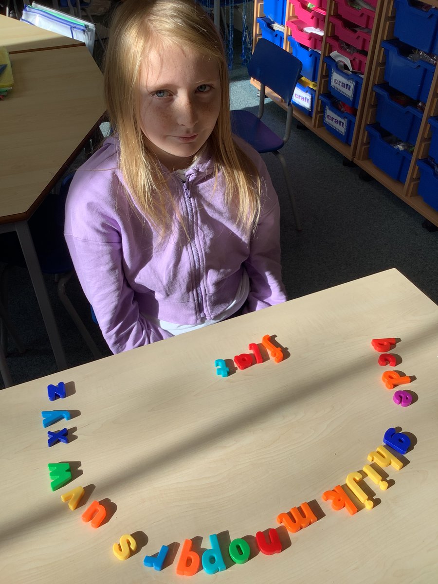 AberdareParkPri's tweet photo. There are no Monday morning blues for this happy learner. 🙂Mrs Price was very impressed with her retrieval of prior knowledge and her amazing enthusiasm with phonic and spelling targets in the Taz Room. #happytolearn #retrievalpractice #AmbitiousCapableLearner https://t.co/gElQgbXUkC