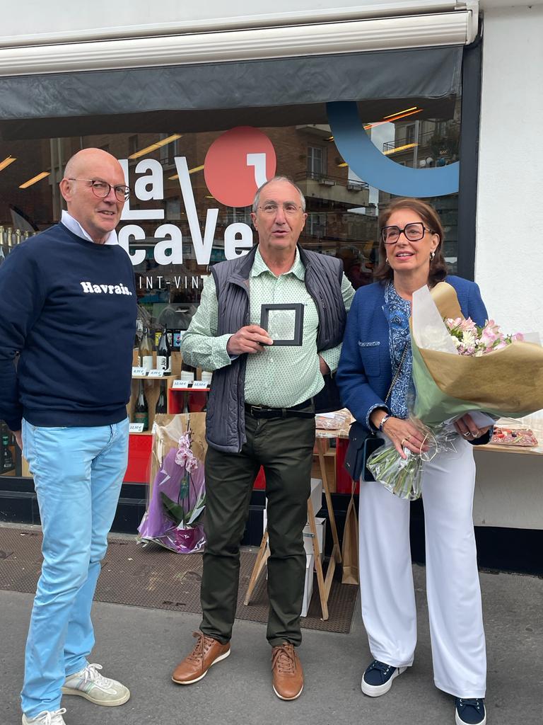 cciseinestuaire's tweet photo. 🌞 Une saveur particulière sous un soleil radieux pour cette 36ème de Saint-Vincent Piéton.
⭐️ Une édition symbolique puisque c’était la dernière pour Jean-Luc Moyne, commerçant, président d’honneur de l’ACASV*, photographe  et élu à la CCI  &amp; Isabelle Prat, ex-trésorière https://t.co/kllG4lXljJ