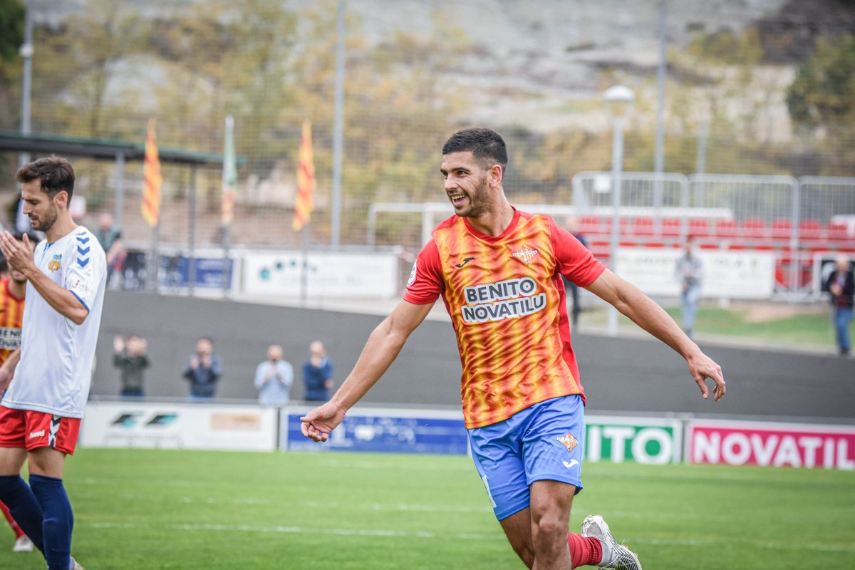 Al nostre mag 🧙🏻‍♂️se li dona bastant bé el Vilafranca…

2022/23 ⚽️
2023/24 ⚽️

Ets boníssim, <a href="/Sala1707/">Nil Salarich</a> 🕺🏻

#SomHiTona #3RFEF5