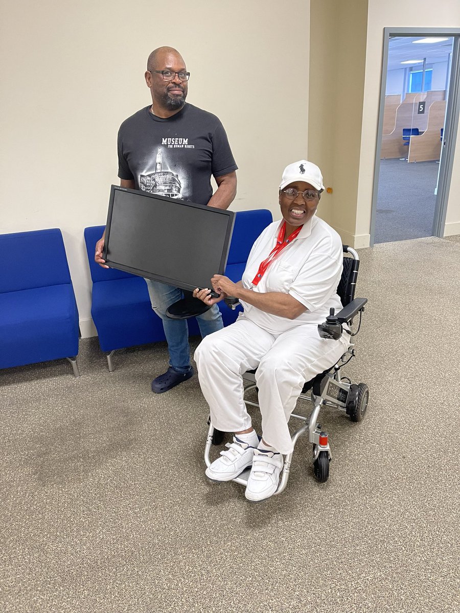 millenniumcic's tweet image. @millenniumcic in partnership with the @DWP, has spent an awesome nine weeks at Peckham @Jobcentre
helping @disabled claimants with @AssistiveTechnology and @employment. We are now at Streatham @Jobcentre Plus for the next eight weeks😘