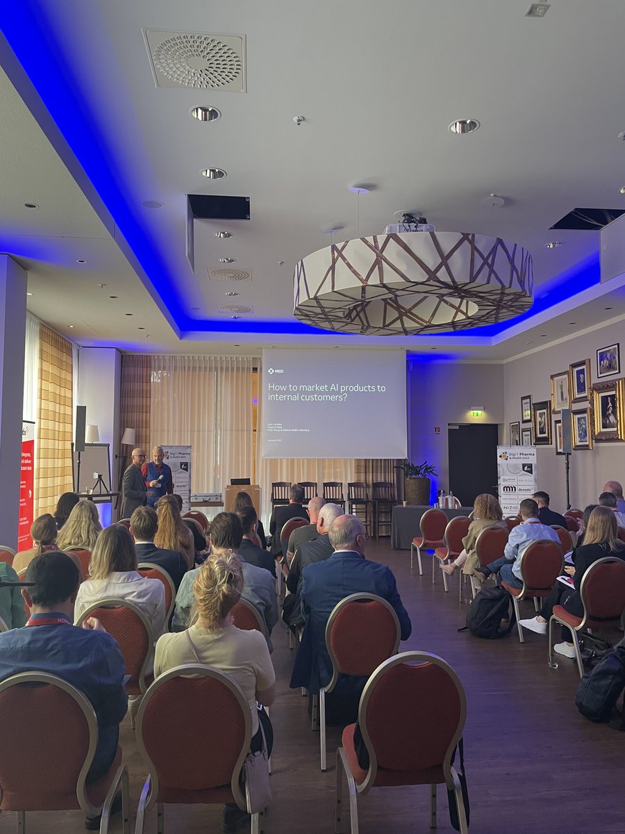 IQPC_Germany's tweet image. Die DigIT Pharma & Health 2023 beginnt!
Heute im Plan; #DigitaleTransformation & #AdvancedData - #Automatisierung in #Pharma & #Healthcare
Unser Vorsitzender Jack Lampka von MSD leitet den Tag ein.
📝Erste Keynote am Morgen: Vermarktung von AI-Produkten an interne Kunden 🤔 💭