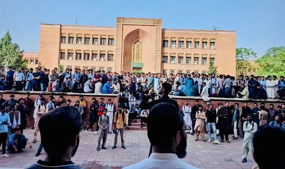 ATI_Pakistan's tweet photo. انجمن طلبہ اسلام بین الاقوامی اسلامی یونیورسٹی IIUI  کی طرف سے یونیورسٹی میں نئے آنے والے طلبہ کو برادر سید عبدالرحمان شاہ سمیت دیگر ذمہ داران نے خوش آمدید کہا اور انجمن طلبہ اسلام کے مقاصد سے سے آگاہ کیا۔
#ATI_IIUI
#Students 
#StudentUnion https://t.co/oVaPrhVyCi