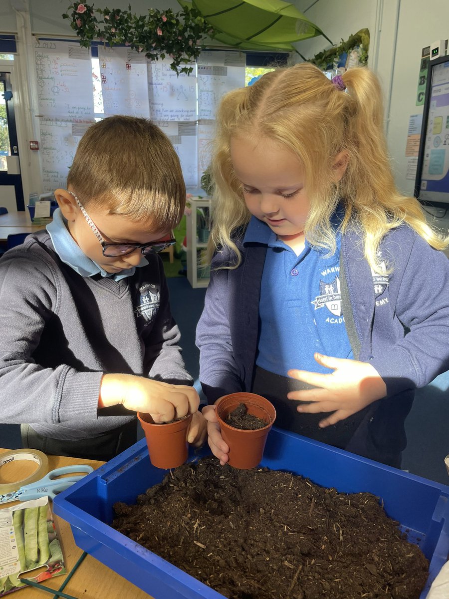 missk_reynolds's tweet photo. Jack and the Beanstalk hook today ποΈ π«π± πͺ π° #Year2 #Hook #motivate #memorable #exciting #WritingForPurpose #BroadandBalanced #Progress #BoysWriting #Writing #Curriculum #Enrich #Opportunities #CrossCurricular https://t.co/wR7k0lbqs3