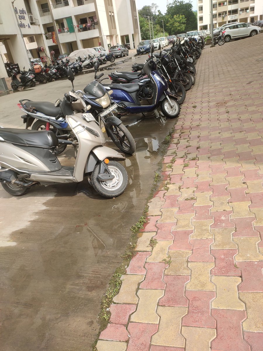raj_6210's tweet photo. Huge amount of water gets wasted every day in Sarkari Vasahat Vastrapur. Due to this water many residents sufferers water born desease like maleria, dengue etc. Please stop this water wastage.

@CMOGuj https://t.co/TsGxBxNXyh
