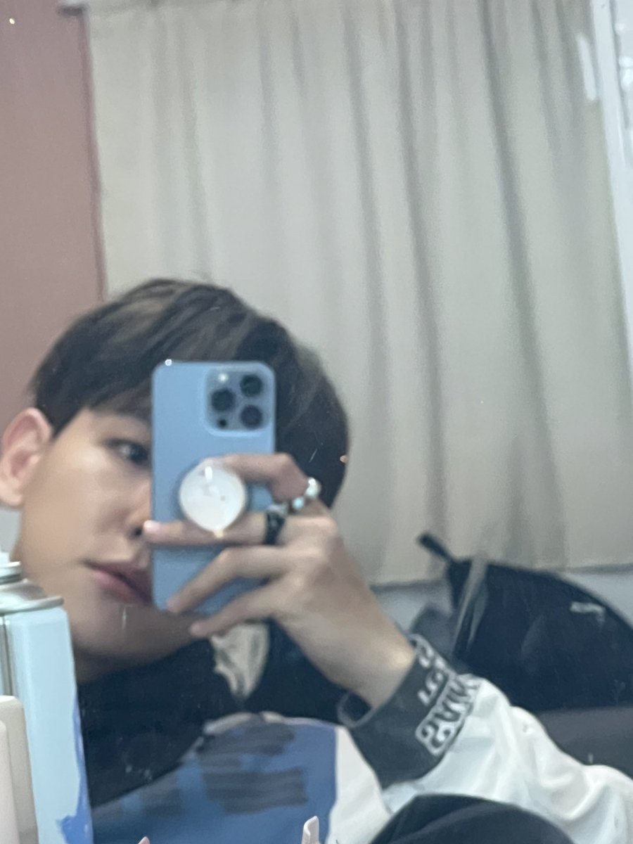 Baekhyun today! 

"You missed me, didn't you? I miss you too ❤️"