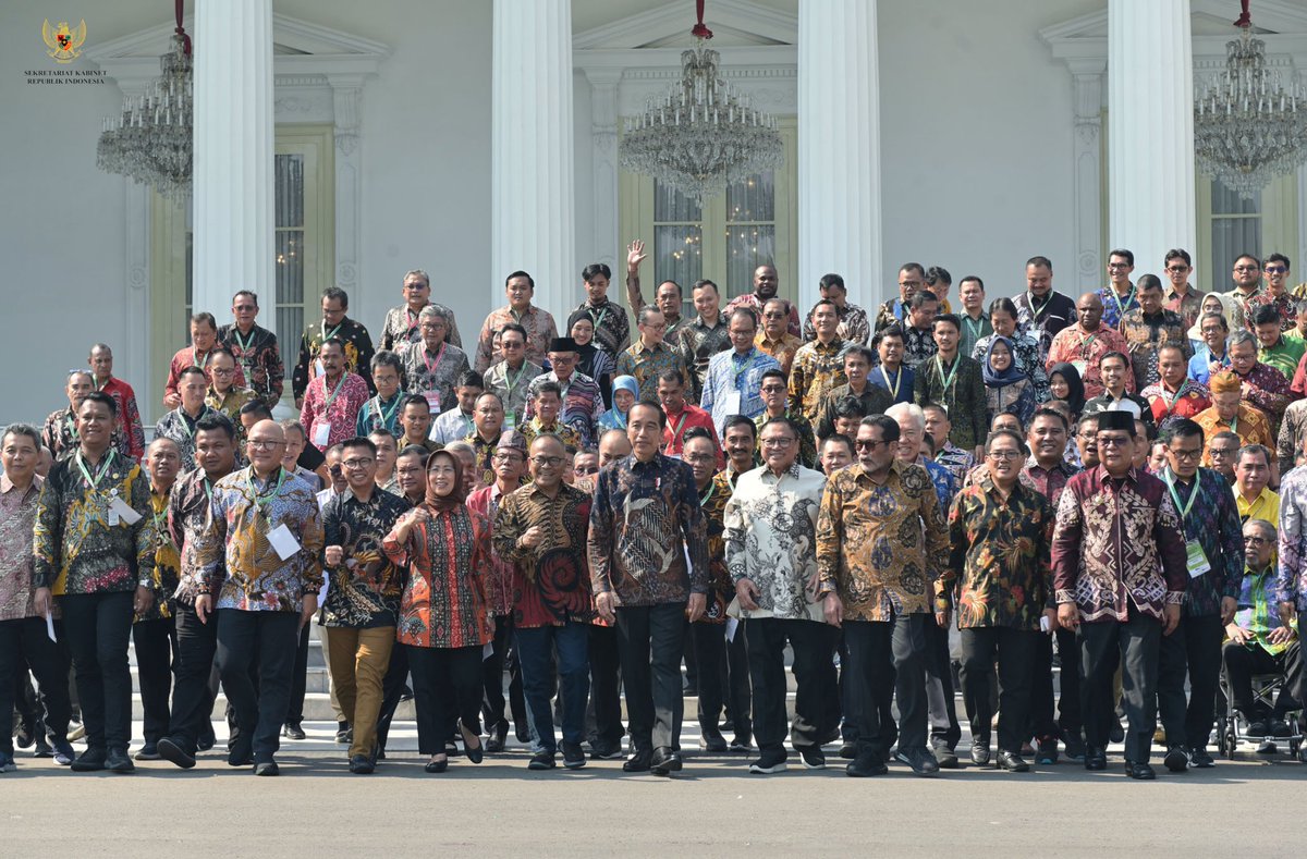 Presiden @jokowi meresmikan pembukaan Kongres XXV Persatuan Wartawan Indonesia Tahun 2023, di Istana Negara, Jakarta, Senin (25/09/2023). Seskab @pramonoanung turut mendampingi Presiden. #PotretKabinet Foto: Humas Setkab/Oji