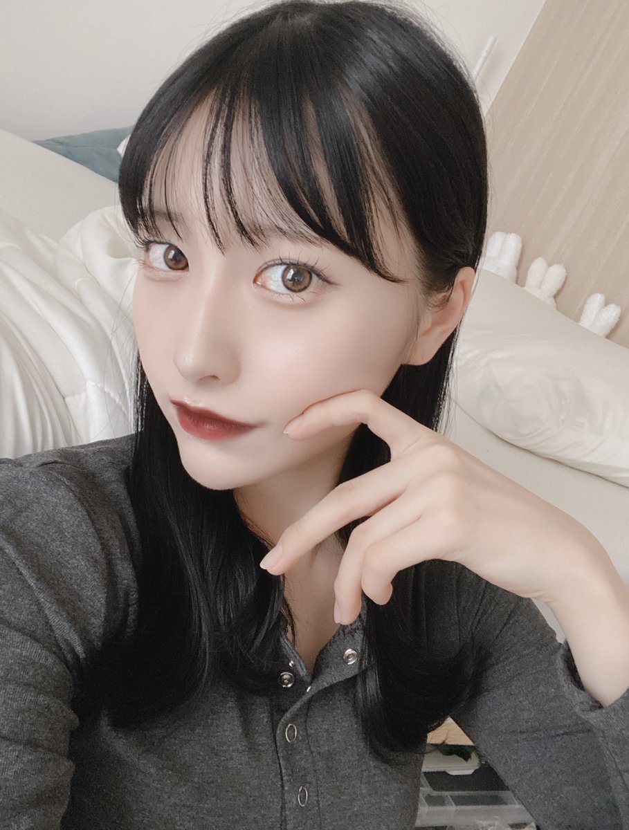 matoi_ysgl's tweet photo. 撮影のためにイエベメイクをしてみた https://t.co/Lo3bMU1nNl