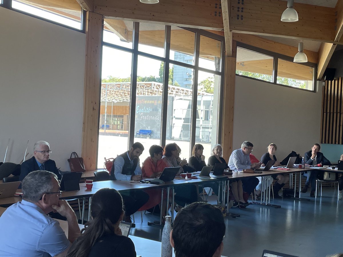 DelphineRaba's tweet photo. Comité de pilotage académique de l’Éducation prioritaire présidé par ⁦@MarianeTanzi⁩  Échanger pour partager les pratiques, diffuser les actions, communiquer, piloter les réseaux. https://t.co/Td8zBbHwDA