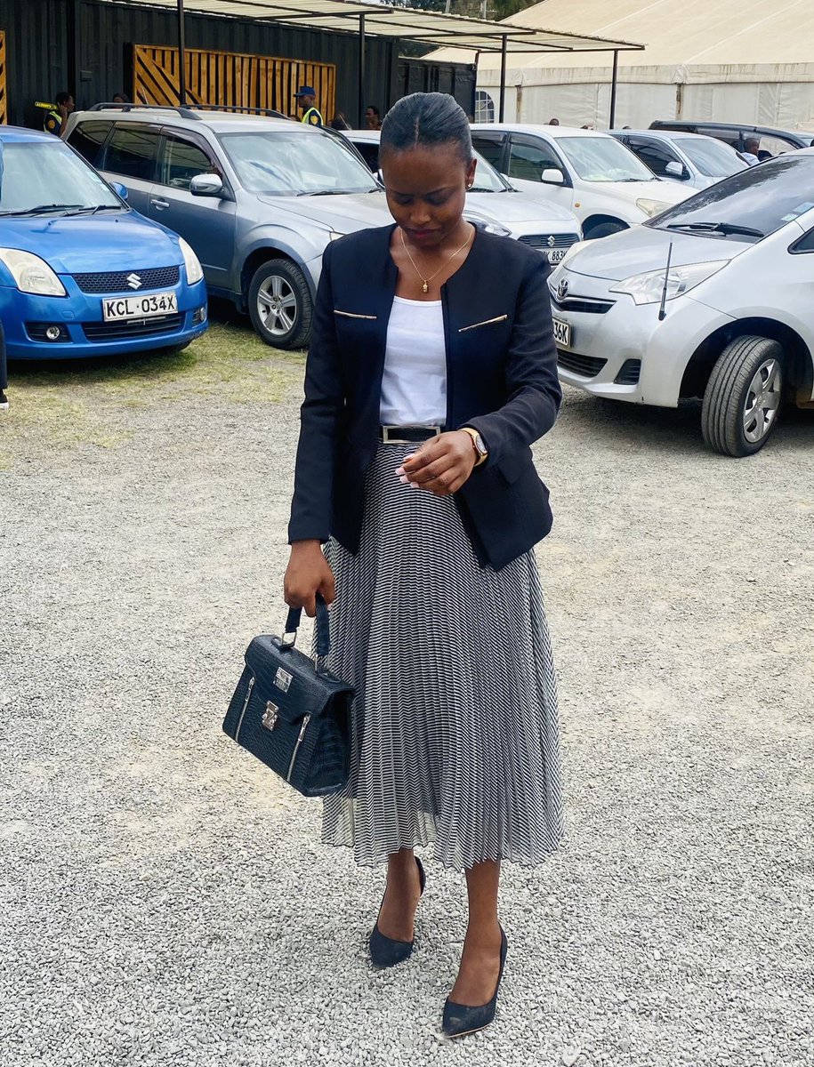 City_Lao's tweet photo. This was how women dressed before Satan became a tailor  😅💔 https://t.co/fYR2vFOC5B