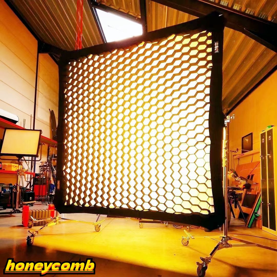 cinegearfactory's tweet photo. One more post show the difference between lighting 𝗛𝗼𝗻𝗲𝘆𝗰𝗼𝗺𝗯 & 𝗘𝗴𝗴𝗰𝗿𝗮𝘁𝗲.
Eggcrate👉 https://t.co/e2TU9hYQRn
Honeycomb👉https://t.co/JLkdJ0LqHz
#cinegearfactory #honeycomb #eggcrate #lightingfabric #lightingcloth #lightingaccessories #lightgear #lightgrip https://t.co/1Yzxsxq7mo