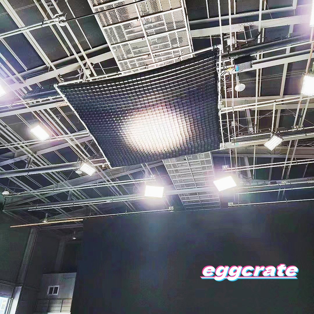 cinegearfactory's tweet photo. One more post show the difference between lighting 𝗛𝗼𝗻𝗲𝘆𝗰𝗼𝗺𝗯 & 𝗘𝗴𝗴𝗰𝗿𝗮𝘁𝗲.
Eggcrate👉 https://t.co/e2TU9hYQRn
Honeycomb👉https://t.co/JLkdJ0LqHz
#cinegearfactory #honeycomb #eggcrate #lightingfabric #lightingcloth #lightingaccessories #lightgear #lightgrip https://t.co/1Yzxsxq7mo