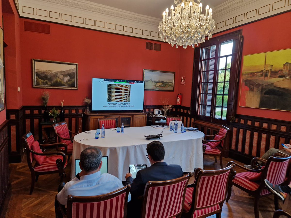 JaneMorraja's tweet photo. Ecophir en la Asamblea General de Asociación @Calipal5 . 

Se ha hablado de "Responsabilidades Compartidas",  del Asesoramiento legal de palets EUR y Responsabilidad Ampliada del Productor (RAP) en el sector del palet de madera. 

También se ha expuesto un plan de acción (2024) https://t.co/SOSGFgWP0i