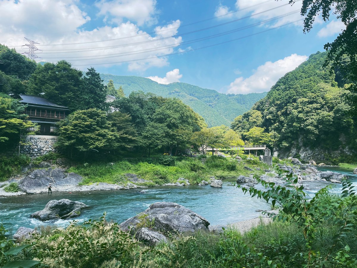 何だかこの数日で一気に涼しくなりましたね。夏の思い出を呟こうと思ってそのままでした…ラジオDJの先輩・小池可奈さんと奥多摩巡りをしましたが、楽しくて笑いっぱなし！これぞ日本の夏、という景色ににんまり。10/9には可奈さんの落語会に遊びに行くつもりですが、皆さんも一緒に行きませんか〜🤗