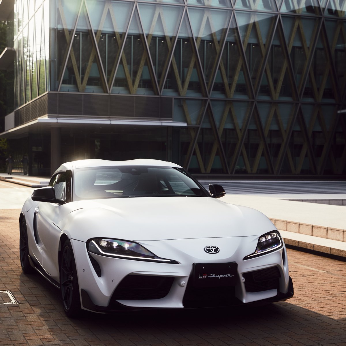 TOYOTA_GR's tweet photo. TOYOTA GAZOO Racingの公式アカウントでは
✔️ GRスープラ
✔️ GR86
✔️ GRカローラ
などの注目車種の最新情報を配信中🚘

@TOYOTA_GRを覗きにきてください👀 https://t.co/ozcgqY493d