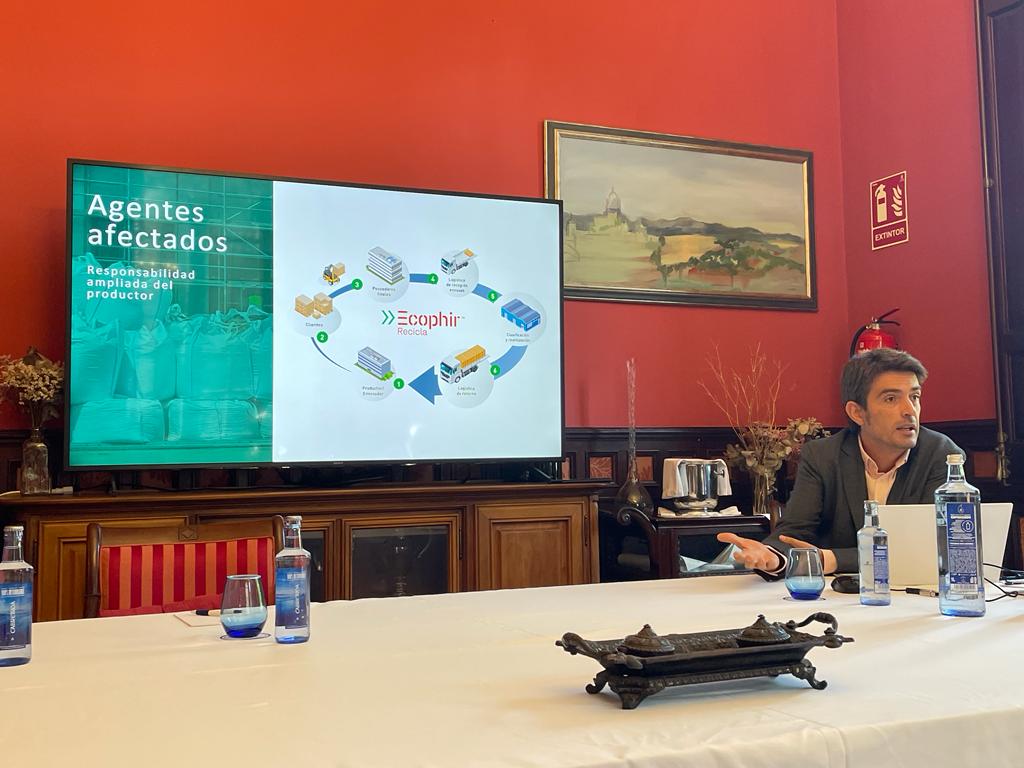 JaneMorraja's tweet photo. Ecophir en la Asamblea General de Asociación @Calipal5 . 

Se ha hablado de "Responsabilidades Compartidas",  del Asesoramiento legal de palets EUR y Responsabilidad Ampliada del Productor (RAP) en el sector del palet de madera. 

También se ha expuesto un plan de acción (2024) https://t.co/SOSGFgWP0i