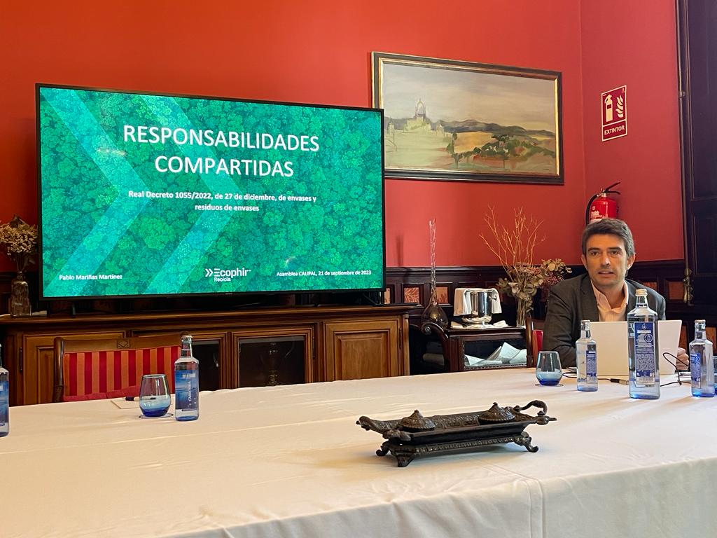 JaneMorraja's tweet photo. Ecophir en la Asamblea General de Asociación @Calipal5 . 

Se ha hablado de "Responsabilidades Compartidas",  del Asesoramiento legal de palets EUR y Responsabilidad Ampliada del Productor (RAP) en el sector del palet de madera. 

También se ha expuesto un plan de acción (2024) https://t.co/SOSGFgWP0i