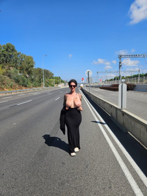 Roaming Tel Aviv freeways topless on Yom Kippur https://t.co/QVWGKU1pUt