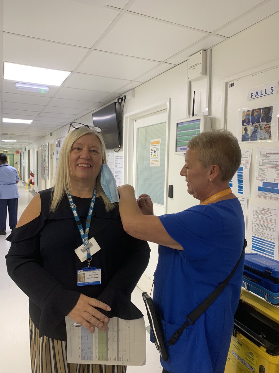 Out and about on launch day !
Our lovely staff first in line for their Flu jabs !! @NHSHarlow <a href="/SHaWPAH1/">Health and Wellbeing@PAHT</a> <a href="/Lancemccarthy/">Lance McCarthy</a> 
Remember folks, coughs and sneezes spread diseases !! 😷 💉 🦠 Get yours now 😘
