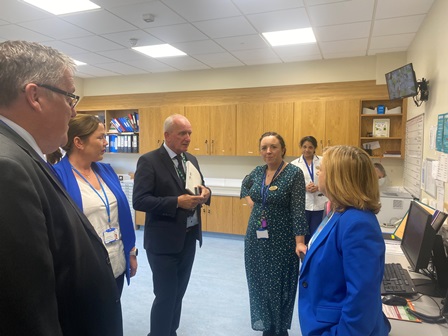 HSEDubMidlands's tweet photo. On Thurs 21st Sept, @BernardGloster @HSELive CEO visited Abbeyleix Community campus to meet with management, staff &amp; patients who work in and use the facility which is jointly governed by @MLMCommHealth &amp; @DMHospitalGroup https://t.co/zjpV7CN6Ts