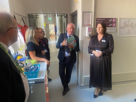 HSEDubMidlands's tweet photo. On Thurs 21st Sept, @BernardGloster @HSELive CEO visited Abbeyleix Community campus to meet with management, staff &amp; patients who work in and use the facility which is jointly governed by @MLMCommHealth &amp; @DMHospitalGroup https://t.co/zjpV7CN6Ts