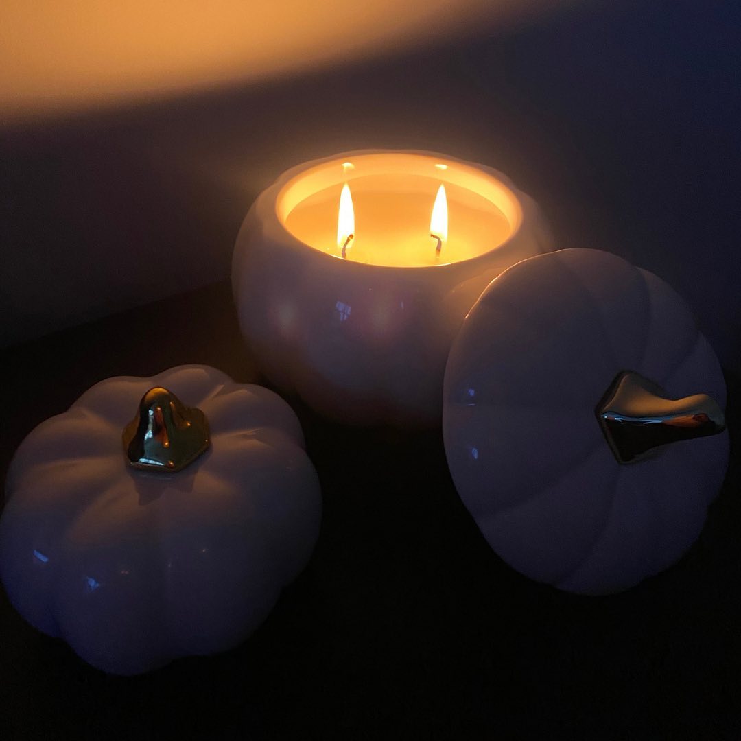 candlesloverusa's tweet photo. Get into the fall spirit with our #pumpkin #candle! 🎃🕯️ Fill your space with the warm, #inviting scent of autumn. #Perfect for cozy #nights. #PumpkinCandle #AutumnAromas

Visit Us : https://t.co/wZvgHBVelP https://t.co/gsxDib0cCN