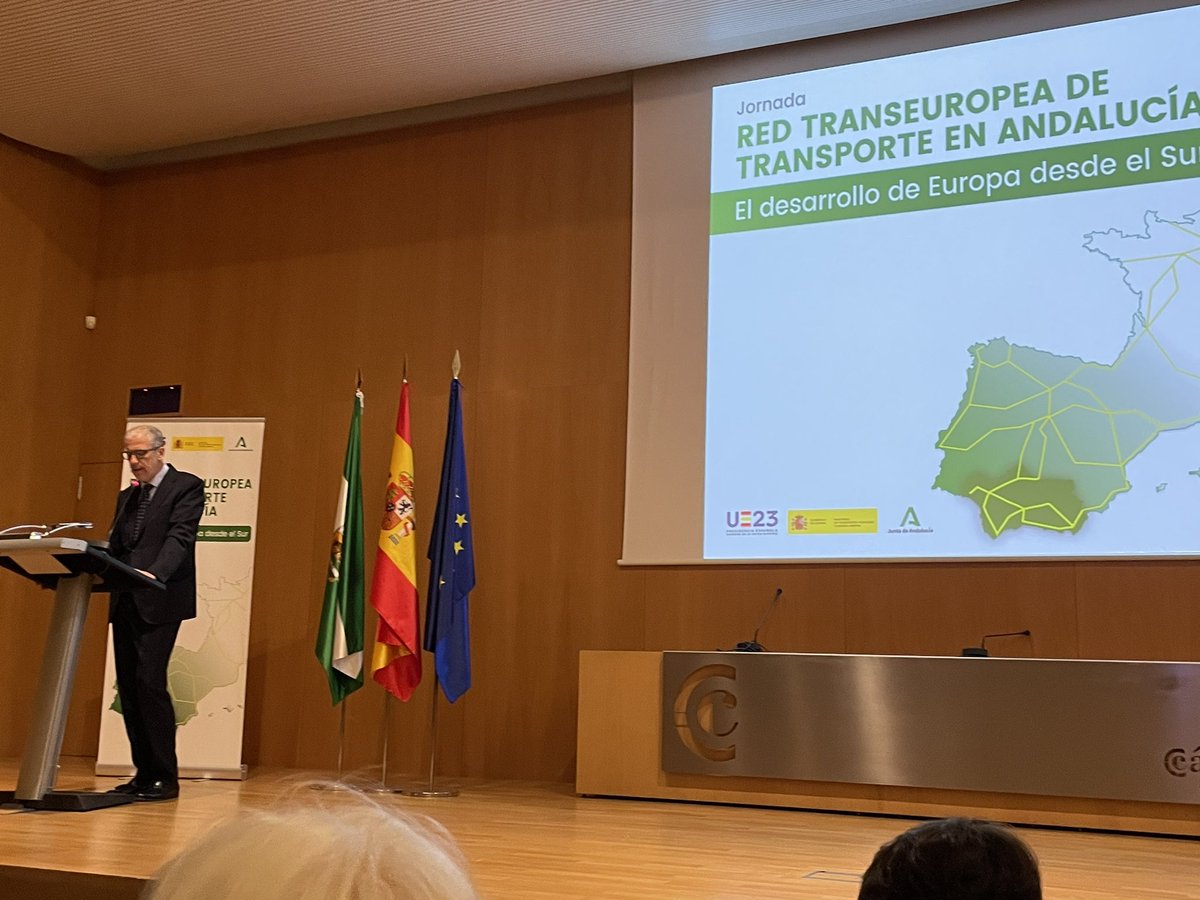 acpgranada's tweet photo. Esta mañana  hemos asistido  inauguración  en la @CCGranada la jornada sobre la Red Transeuropea de Transporte en #Andalucía.

Andalucia necesita planificación mucho más exhaustiva, la redacción de proyectos y el inicio de actuaciones como el corredor en Granada

#RTET #Granada https://t.co/7mcigXY87x