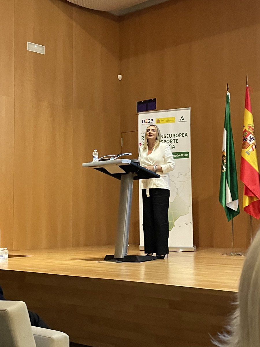 acpgranada's tweet photo. Esta mañana  hemos asistido  inauguración  en la @CCGranada la jornada sobre la Red Transeuropea de Transporte en #Andalucía.

Andalucia necesita planificación mucho más exhaustiva, la redacción de proyectos y el inicio de actuaciones como el corredor en Granada

#RTET #Granada https://t.co/7mcigXY87x