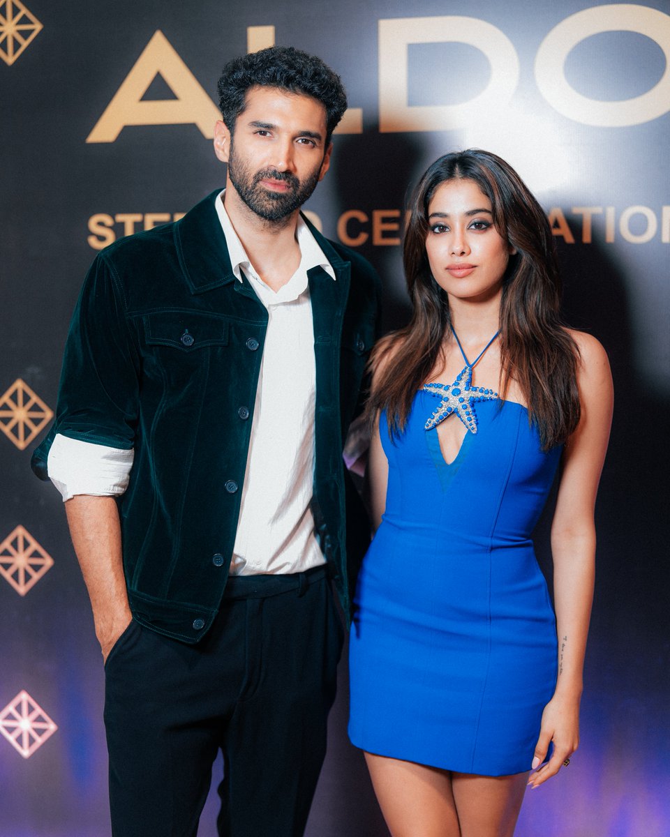 gophoenixing's tweet photo. Heart throbbing 💖 sensation Aditya Roy Kapur joins darling diva Janhvi Kapoor 🌟 to add a 'ROY'al touch at @ALDO_Shoes.
Visit the store on the First Floor, Palladium and explore #PillowWalk collection. 👟
#PhoenixPalladium #ADLO #AldoAmbassador #AdityaRoyKapur #JanhviKapoor https://t.co/YvJ4Tt9fYh