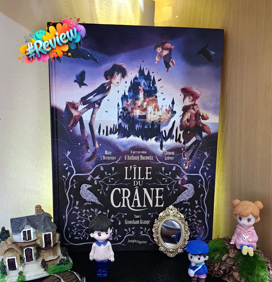 Groosham Grange, est l'adaptation BD des romans de Horowitz. L’histoire est prenante et la scénarisation des romans est intelligente avec les dessins extraordinaires de Clément Lefèvre. S’en dégage une précision et une aura magique très esthétique !
onirik.net/2023/09/22/gro…