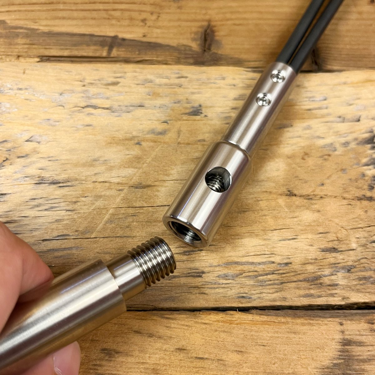 当分作ってなかった「ユーティリティ金具（メス）」、ちょっとアップデートして再製作しました。
mogulers.com/?pid=177321423

今度は印籠部分を無しにしたので、「ステンレスジョイント金具（外径17.5mm）」と「ファルコンのジョイント金具」どちらにも適合します。