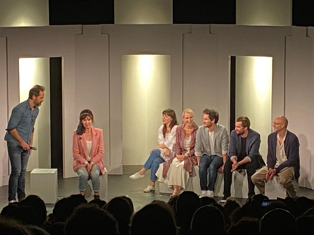 AtelierThActuel's tweet photo. LA VIE EST UNE FÊTE 🌈 Première date de #tournée de la saison 2023-2024 et premier bord plateau pour l’équipe au Théâtre de Bry-sur-Marne !
#theatre #spectacle #ontour #teamATA https://t.co/Qe4oFfdecs