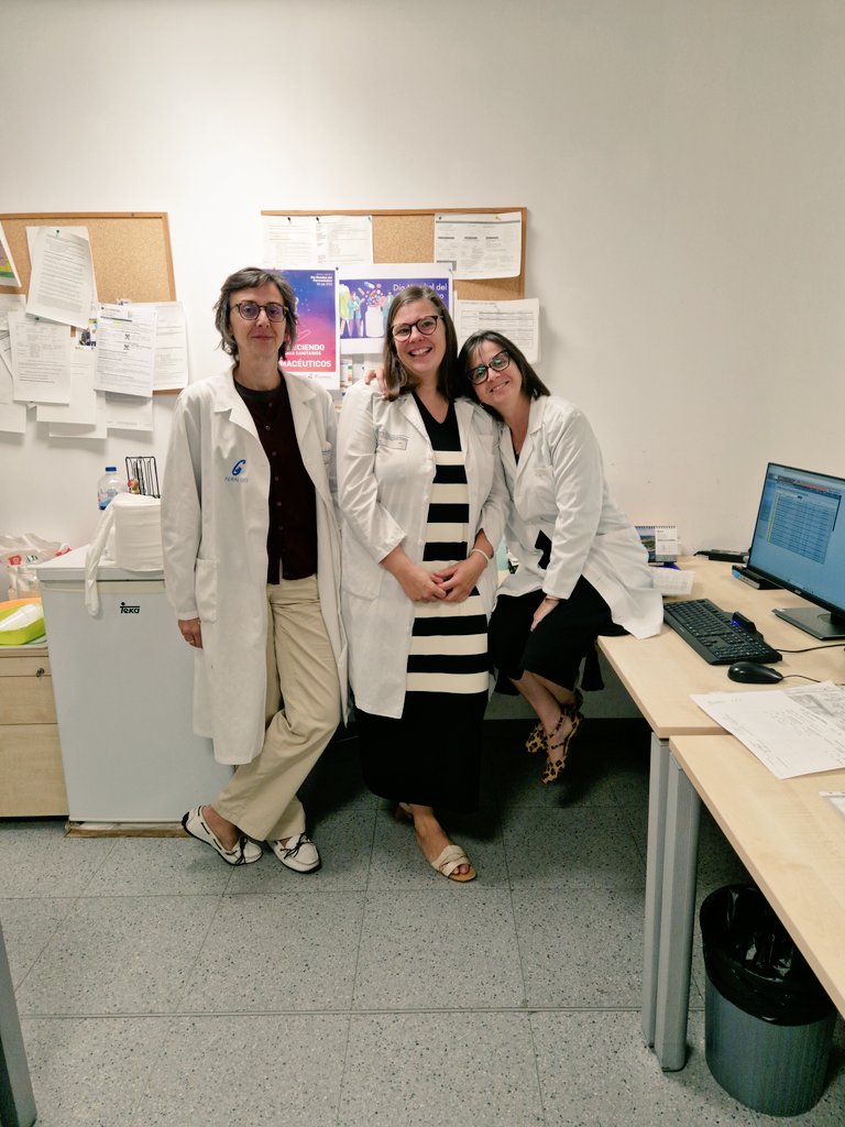 lcidcon's tweet photo. Desde @FarmaCHUO nos unimos a la celebración del Día Mundial del Farmacéutico. Felicidades compañer@s!!!
 #orgullofarma2023 #DMF2023 #WPD2023 @sefh @BelnPadrn3 https://t.co/fHNQEU9uwf