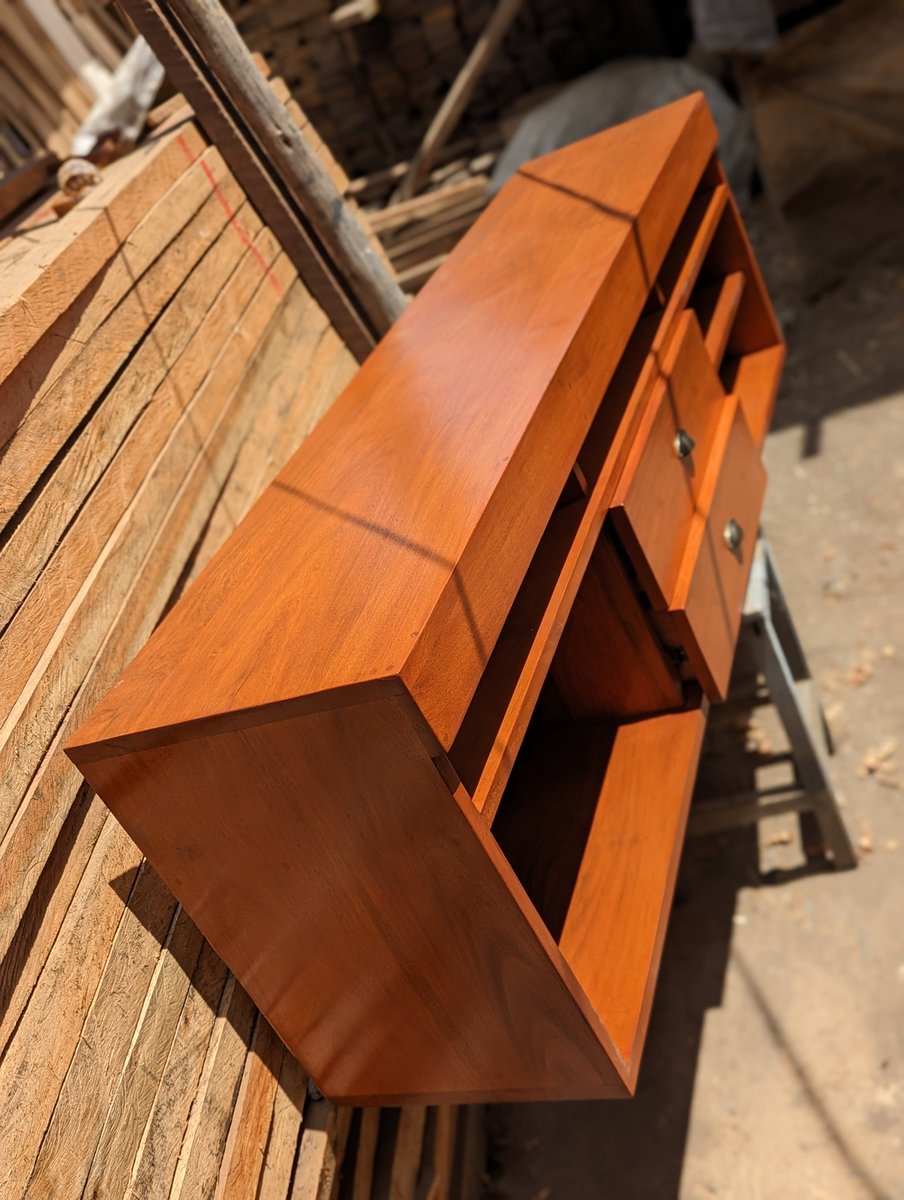 DISF2021's tweet photo. Natengeneza na kuuza furniture..
Napatikana Arusha conner ya esso!! https://t.co/aZYIzDqo8L