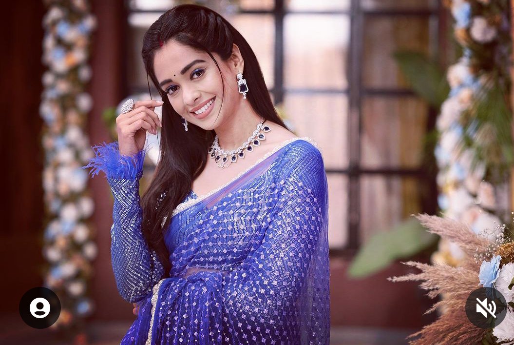 DDSMySoul's tweet photo. Whenever I see her meri dhadkane tez ho jaati hain ❣️my first ever girl crush 🥰

Today's kids will never understand the craze this girl has back then,she was there in everyone's childhood memories.

Rightly the name MUGDHA 💕
She didn't aged a bit,aged like a fine wine ❤️🌹🧿 https://t.co/x76nWLlaMh