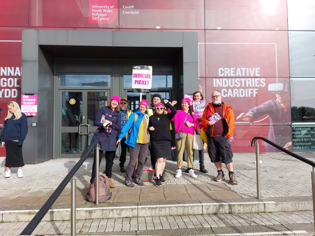 Fantastic pickets at Trefforest, Cardiff Atrium, and Newport pickets today! Fighting for fair pay and conditions. SMT at @UniSouthWales need to start talking to instead of punishing their staff. #USWFamily