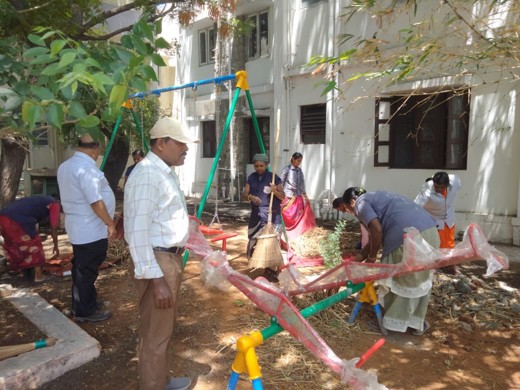 suryaolly's tweet photo. The officers &amp; Staff of  Tuticorin Custom House participated in the Swachhata Hi Seva, Pakhawada- 2023. The officers participated in the cleaning of the staff quarters on 25.09.23.@cusprevtrichy @cbic_india #SwachhataHiSeva https://t.co/lgAYUPp5Y6