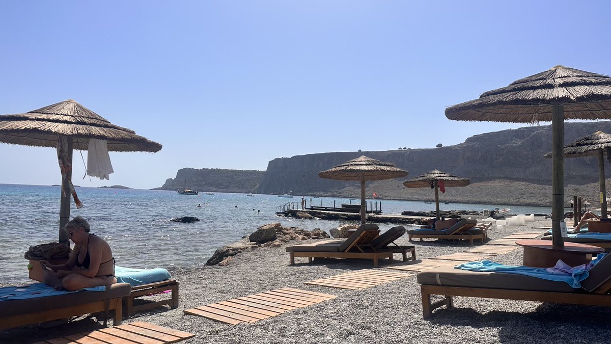 stephen_cox_B62's tweet photo. Another tough day ahead, sea is even warmer than the pool !! 👌 🏖️#aquagrandhotel #rhodes #lindos https://t.co/BsJaDCzdiV