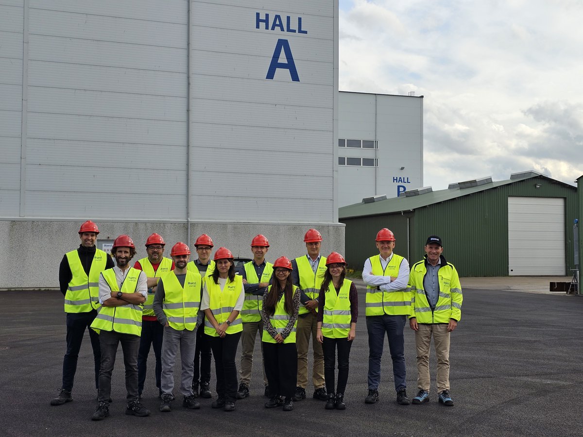 Project partners were excited to visit #Blaest's test centre in Aalborg🇩🇰 last week! 
It's impressive to see how #turbine #blades go through different structure tests to ensure their quality and strength. 
#oceanenergy #tidal #energy #tidalblade #composites #fatiguetesting