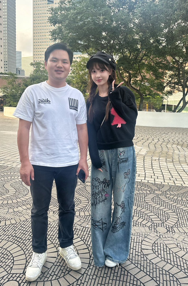 杜老师讲课太圈粉啦！@DujunX 
学到了一个知识点：别想太多 今朝有酒今朝醉🤣 https://t.co/FSB4Ee98fZ
