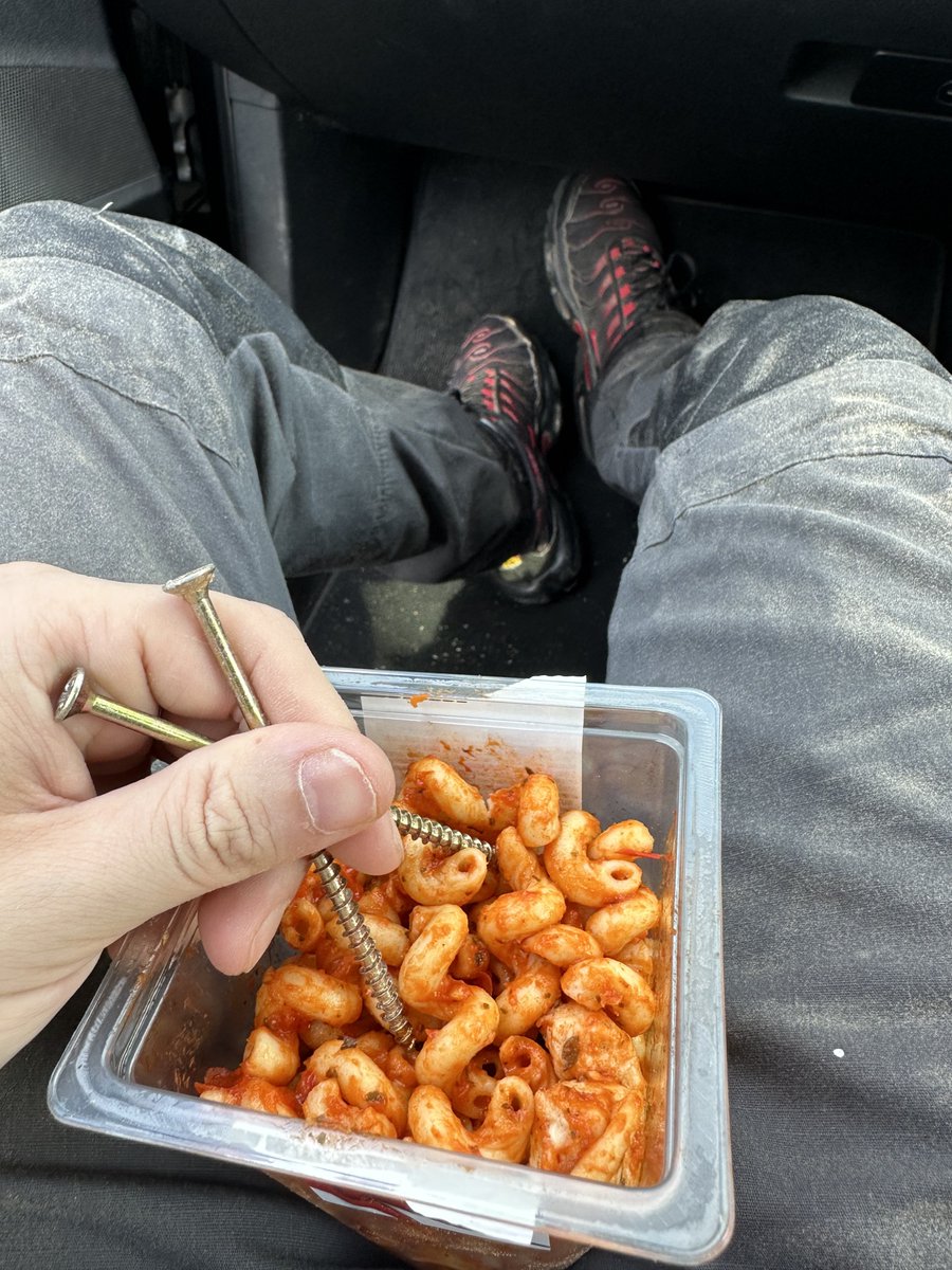 sspencerukk's tweet image. Why do Tesco never have forks ffs