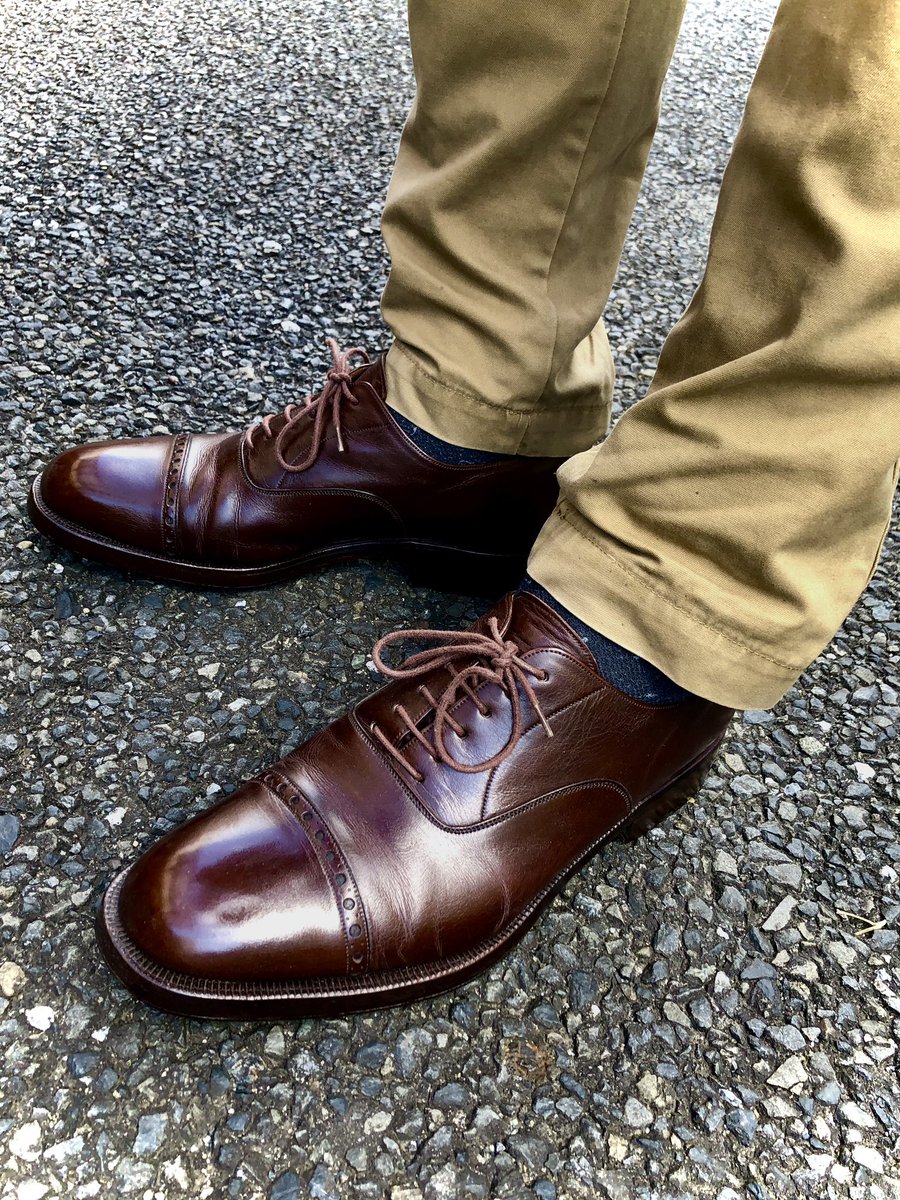 kunn_denim's tweet photo. お仕事革靴【アルバラデホ】
スペインの老舗
カルミナの祖先って感じ
厚めの���ザーソールがグッド
#革靴
#アルバラデホ
#ALBALADEJO
#スペイン靴 https://t.co/XK58VHA01B