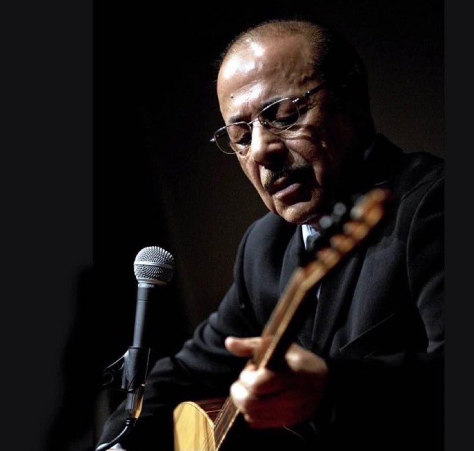 Nerde bir türkü söyleyen görürsen korkma yanına otur. Çünkü kötü insanların türküleri yoktur! …

Büyük Halk Ozanı #NeşetErtaş'ı ölüm yıl dönümünde saygıyla..

 #NeşetErtaş
#türkü