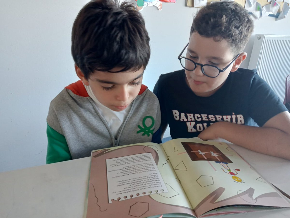 BahcesehirSivas's tweet image. 3. Sınıf öğrencileri #StemJunior dersinde &quot;Şerbet&apos;in Kukla İşi&quot; kitabını okuyarak Şerbet ile tanıştılar. 🤩🥳
#STEMjunior  #STEMgelecektir   @bahcesehir_k12