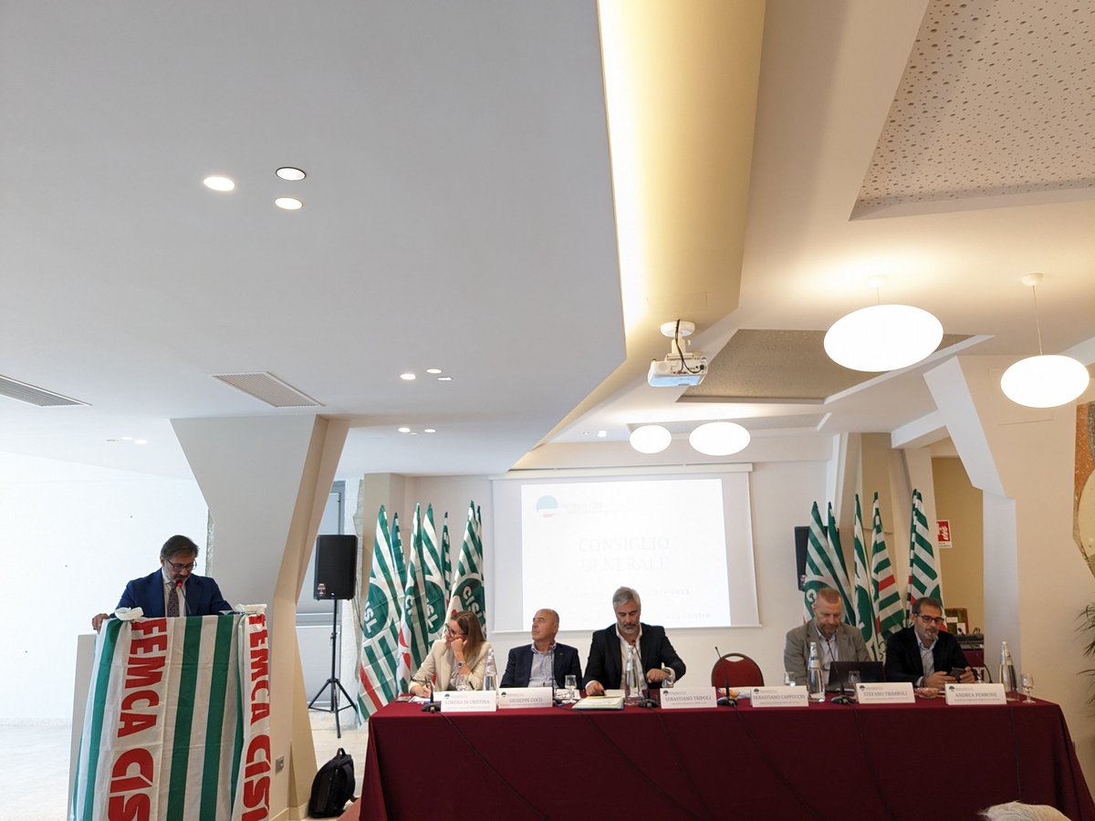 FemcaSicilia's tweet photo. Il segr gen @CislSicilia #SebCappuccio al cons gen #FemcaCislSicilia "La @CislNazionale
ha presentato vera proposta di riforma con la proposta di legge di iniziativa popolare "La partecipazione al lavoro #unpostoaltavolo, per una governance d'impresa partecipata dai lavoratori" https://t.co/ZfPzoThX03