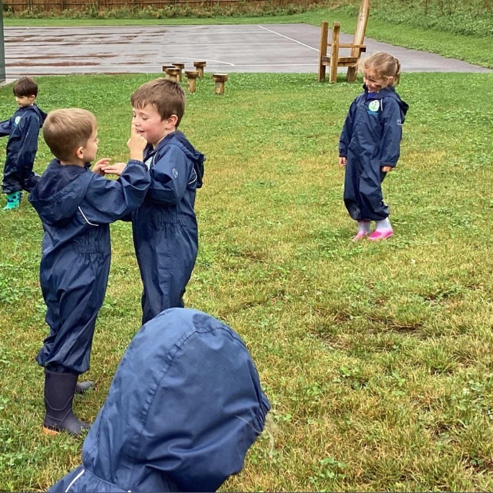 UttoxeterTrust's tweet photo. Children @Bramshall_First have been enjoying their Muddy Meadow Sessions! Last week's theme was MUD!! The children put their gross motor skills to the test with rolling and jumping!! #OutsideLearning #MuddyDays #Wellies https://t.co/Y5LI4kL140