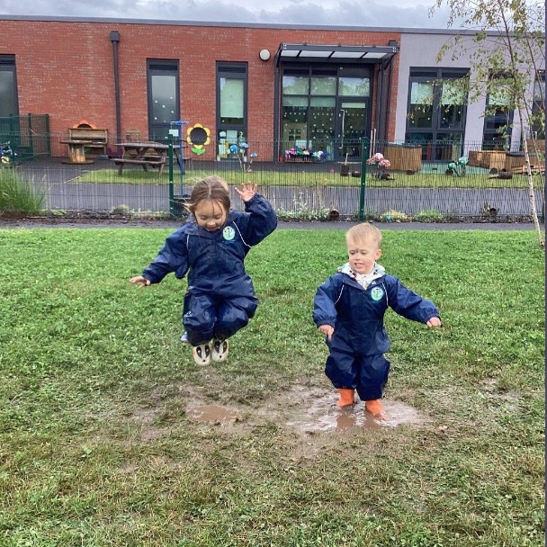 UttoxeterTrust's tweet photo. Children @Bramshall_First have been enjoying their Muddy Meadow Sessions! Last week's theme was MUD!! The children put their gross motor skills to the test with rolling and jumping!! #OutsideLearning #MuddyDays #Wellies https://t.co/Y5LI4kL140