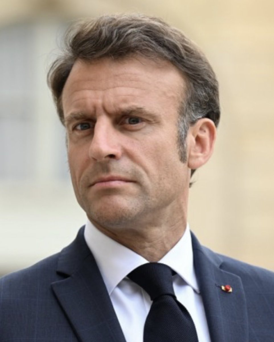 MauriceMartin01's tweet image. ♦️ Si tous les présidents avaient eu sa compétence nous n’en serions pas là, Hollande a été mauvais, Sarkozy est passé à côté, Chirac a été nul de chez nul et Mitterrand a tout bousillé 
Hôpital à été abandonné 
La police a été abandonné 
L’armée a été abandonnée 
L’école a été…